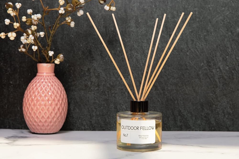 Rosa Moschata (Musk Rose) Reed Diffuser Set - Bergamot, Rose and Sandalwood Scented Reed Diffuser for Home, Home Freshener Diffuser with Sticks, Long Lasting Fragrance, 4 fl.oz.