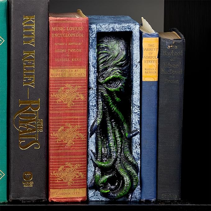 Toy Vault Cthulhu Bookshelf Insert, Resin Bookend Peeping Cthulhu Monster Statue